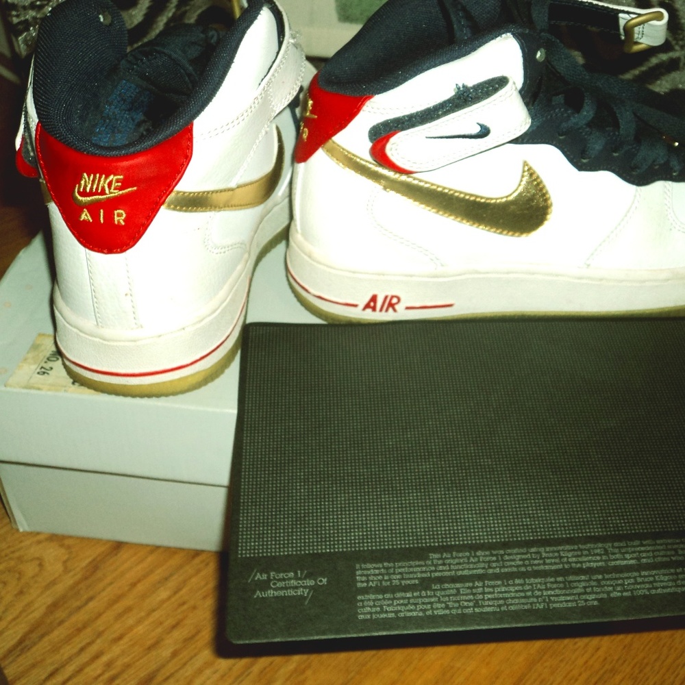 Authentic nikes
